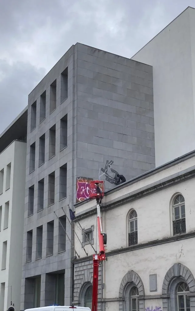 Enlèvement de graffitis sur façade